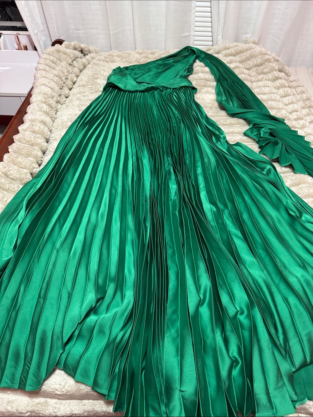 Fashion Nova Athena Pleated Maxi Dress in Kelly Green